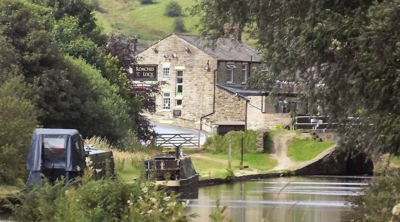 roaches-lock-mossley-pub-restaurant-real-ales-beer-garden-sunday-lunch