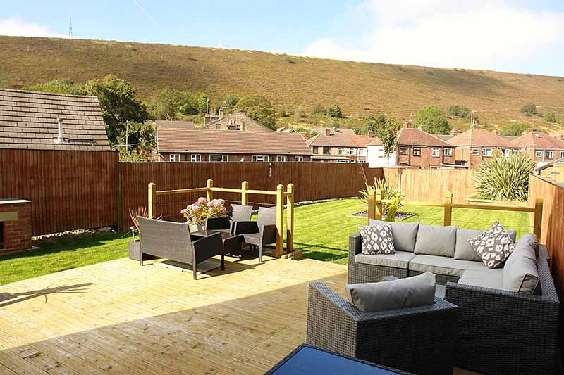 houses-for-sale-mossley-kirkham-property-20-shire-croft-decking